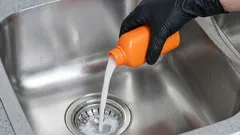 Tukos lavuaarissa katoaa tunnissa: helppo menetelmä ilman turhia kuluja tai putkimiestä