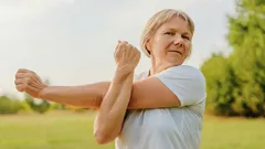 Miten pitää luut vahvoina 40 ikävuoden jälkeen: yksinkertaiset, tieteellisesti todistetut keinot