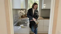 Pesuaine ja sokeri rasvan irrotuksessa: miksi seos toimii ja milloin se kannattaa jättää väliin