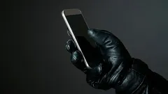 5 selvää merkkiä siitä, että joku hallitsee salaa puhelintasi